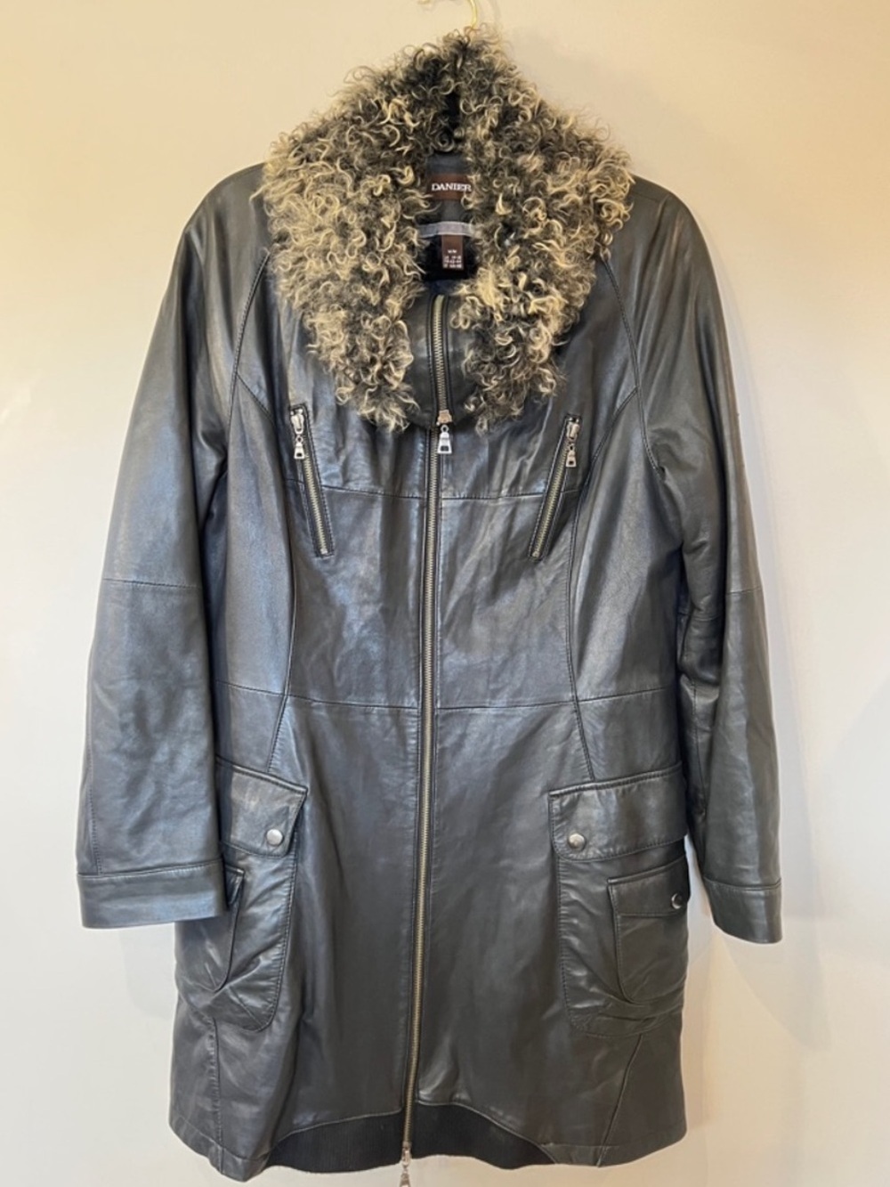 Danier Genuine Leather Coat Women’s XS Grey Shearling Fur Collar Zip Jacket - Picture 4 of 9